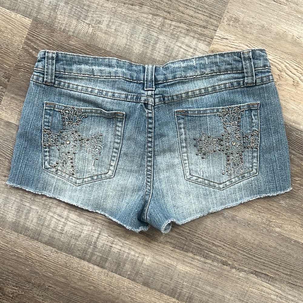 Denim shorts Raw Hem 5 Pockets Embroidered Pockets Distressed size 11/12